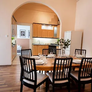 Appartamento And Large Ac Away From, Budapest